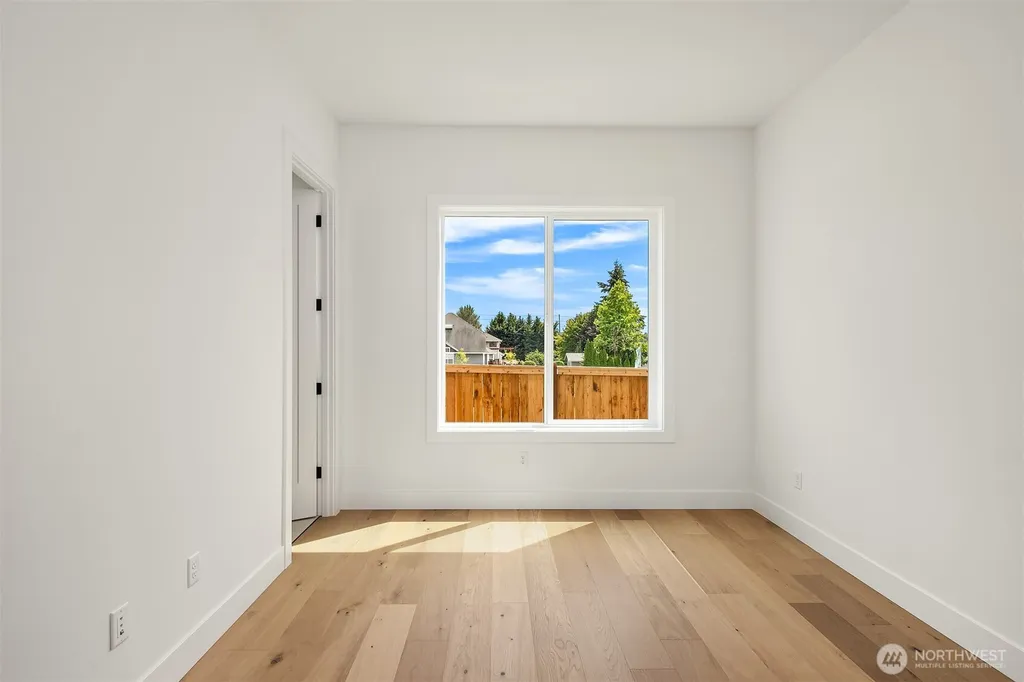 465 Orcas Ave NE Renton WA 98059