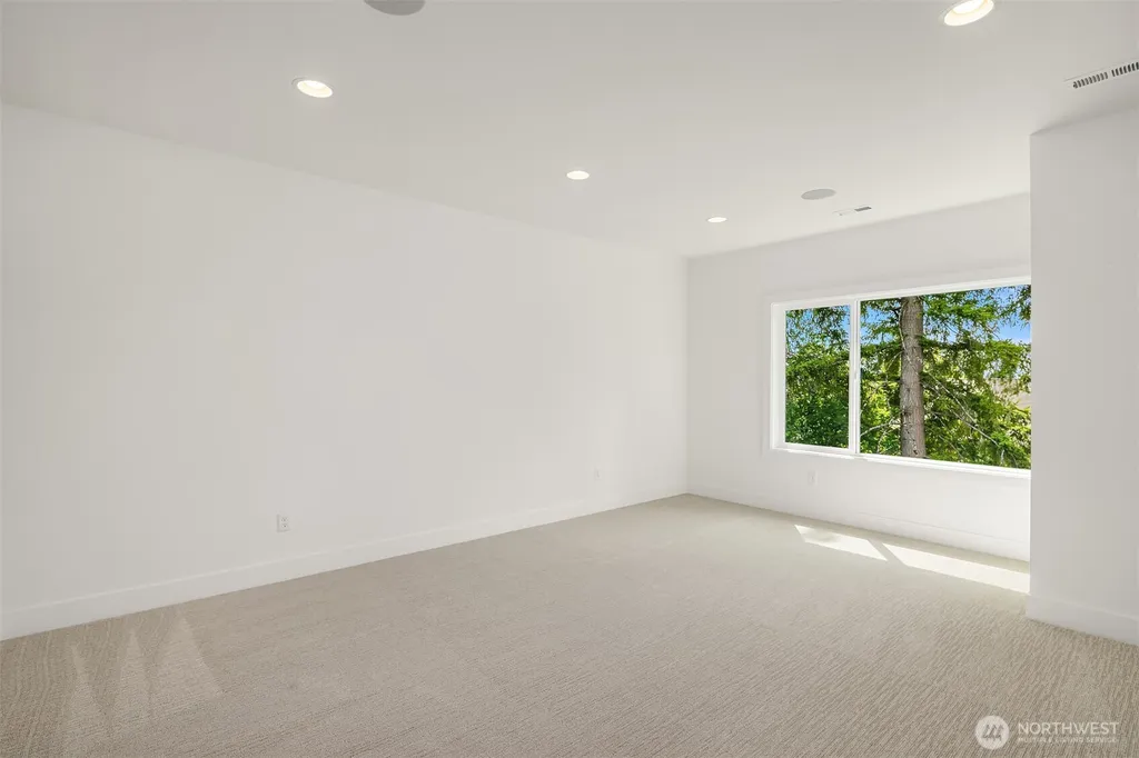 465 Orcas Ave NE Renton WA 98059