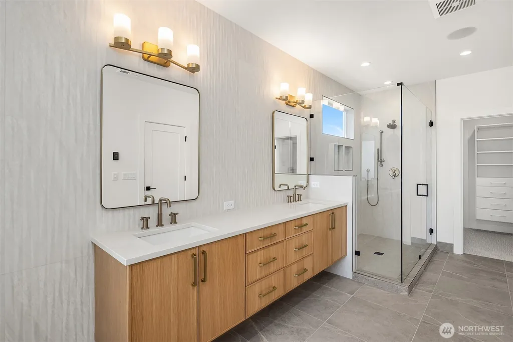 465 Orcas Ave NE Renton WA 98059
