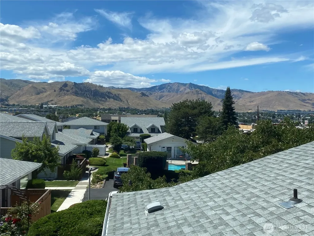 100 Simon Street East Wenatchee WA 98802