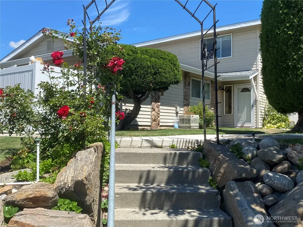 100 Simon Street East Wenatchee WA 98802