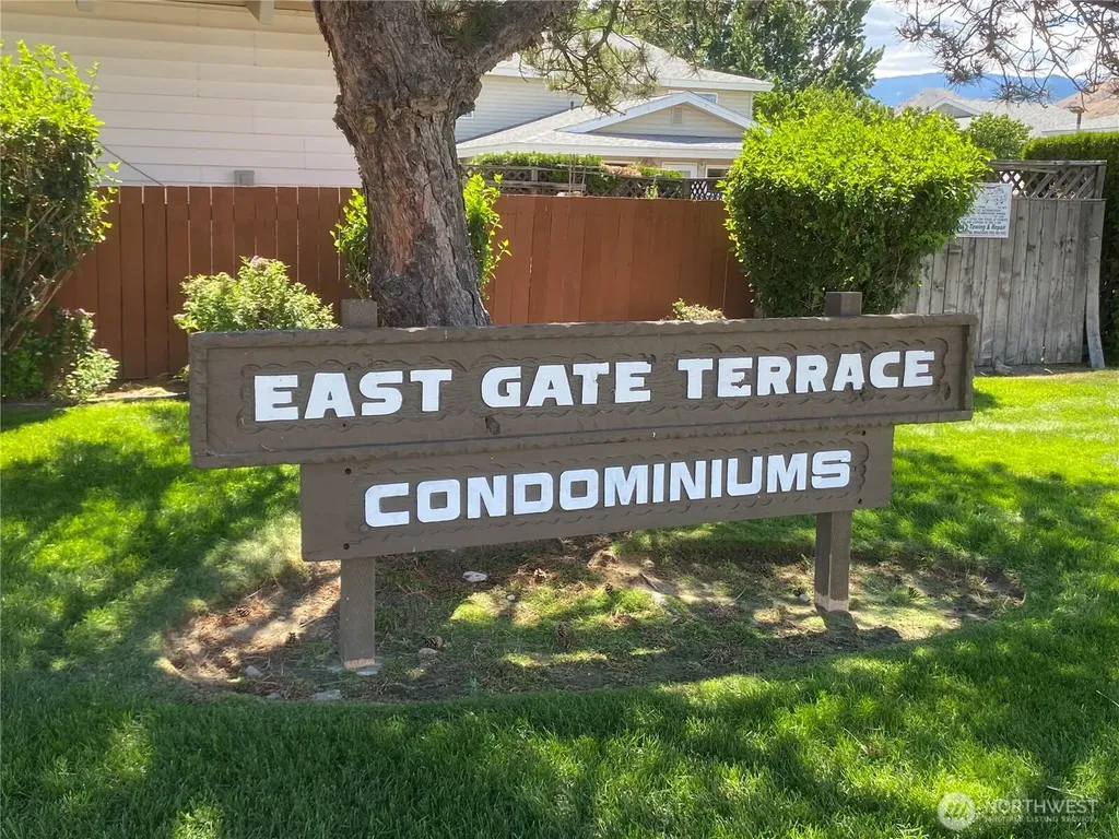 100 Simon Street East Wenatchee WA 98802