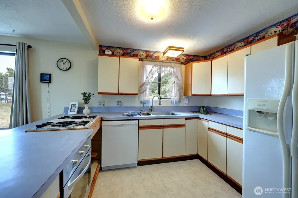 33612 I Street Ocean Park WA 98640