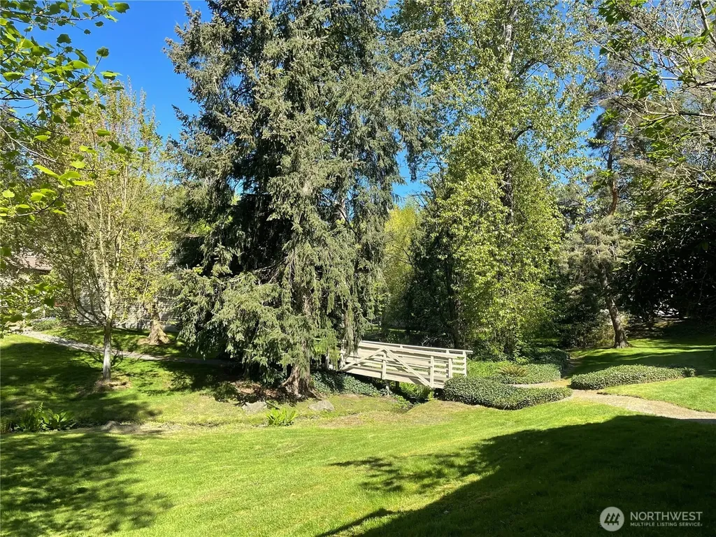 1101 Bellefield Park Lane Bellevue WA 98004