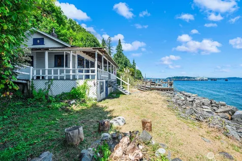 9820 SW Bunker Trail Vashon WA 98070