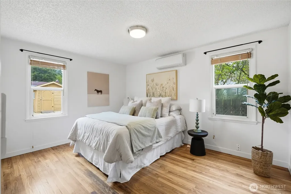 12515 25th Avenue NE Seattle WA 98125