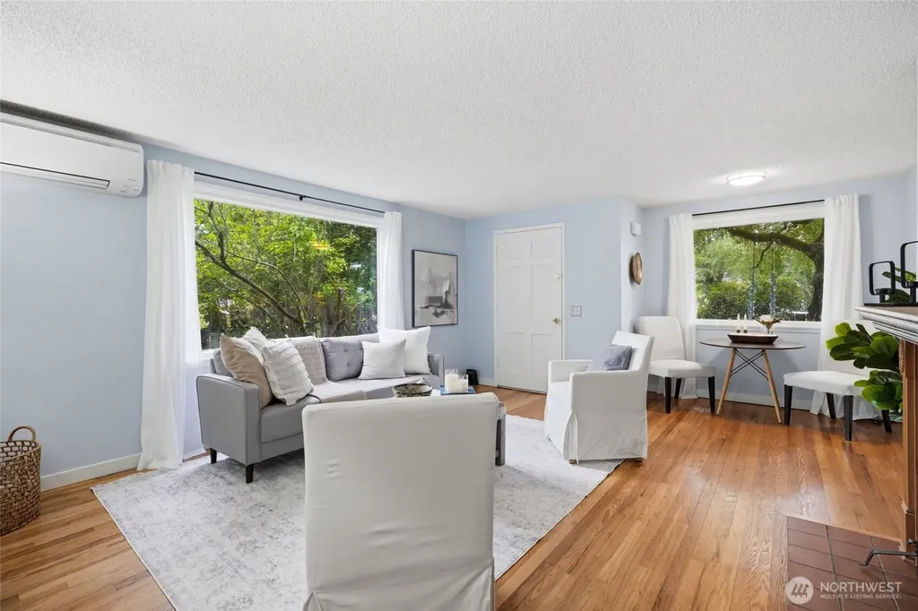 12515 25th Avenue NE Seattle WA 98125