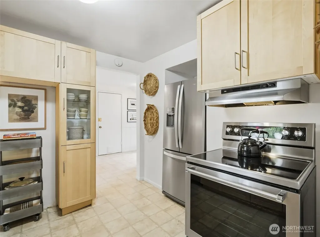 12515 25th Avenue NE Seattle WA 98125