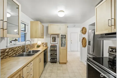 12515 25th Avenue NE Seattle WA 98125