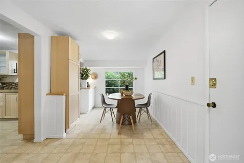 12515 25th Avenue NE Seattle WA 98125
