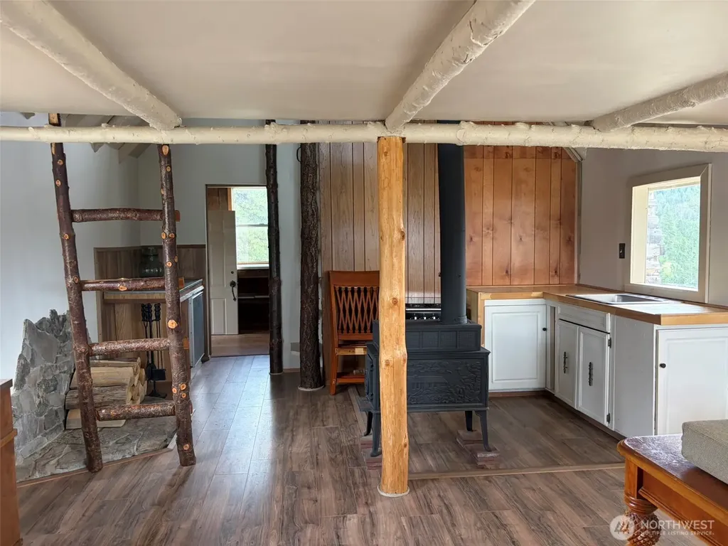 184 N Lambert Lane Republic WA 99166