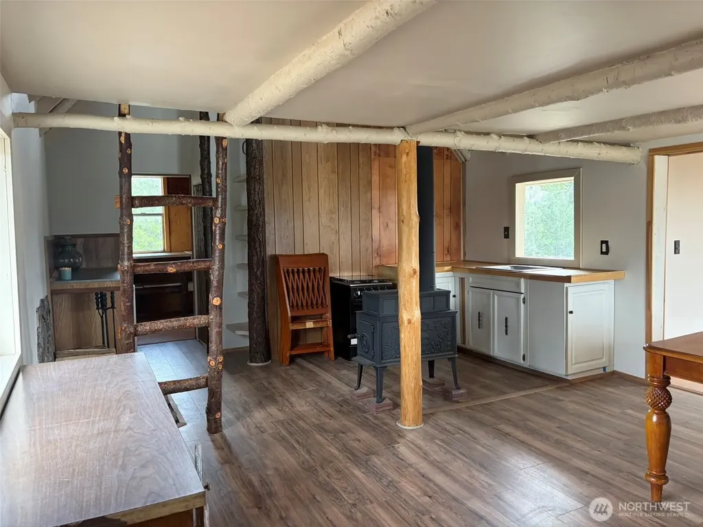 184 N Lambert Lane Republic WA 99166
