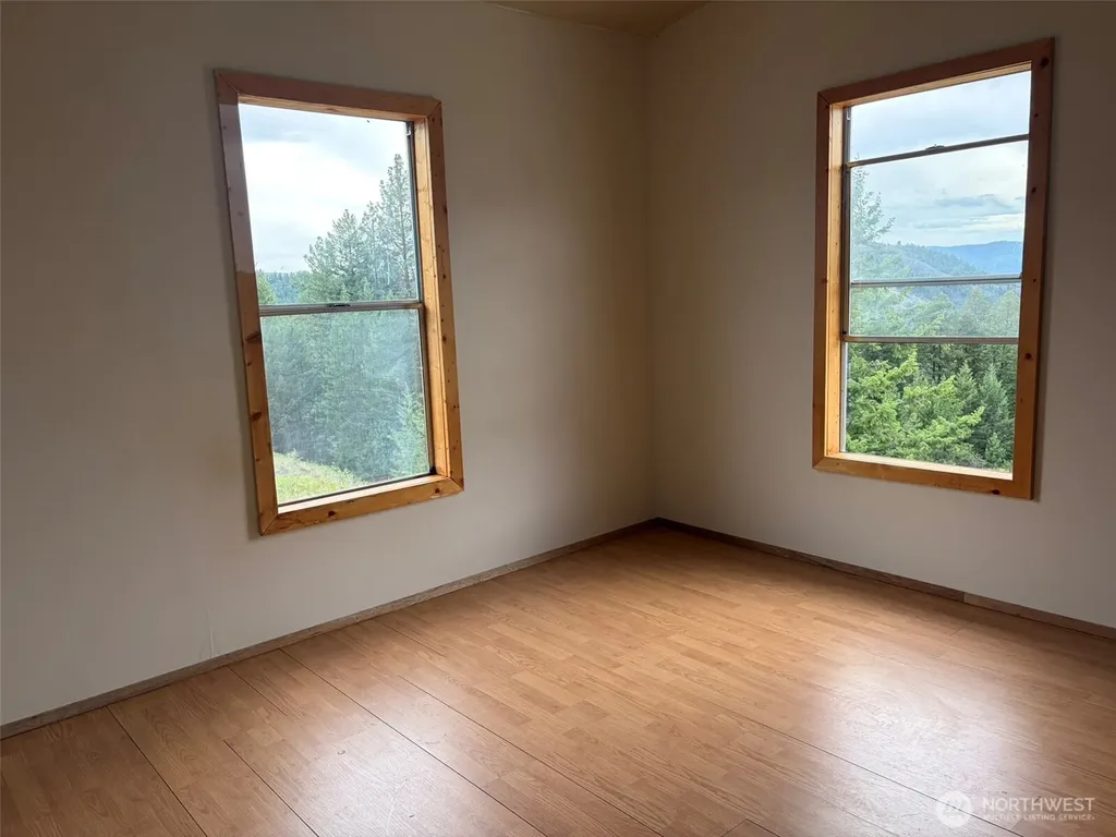 184 N Lambert Lane Republic WA 99166