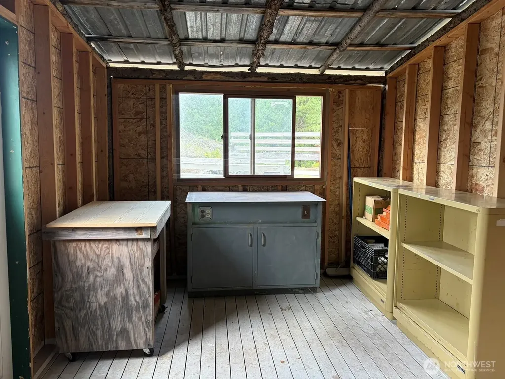 184 N Lambert Lane Republic WA 99166