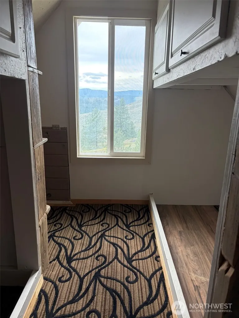 184 N Lambert Lane Republic WA 99166