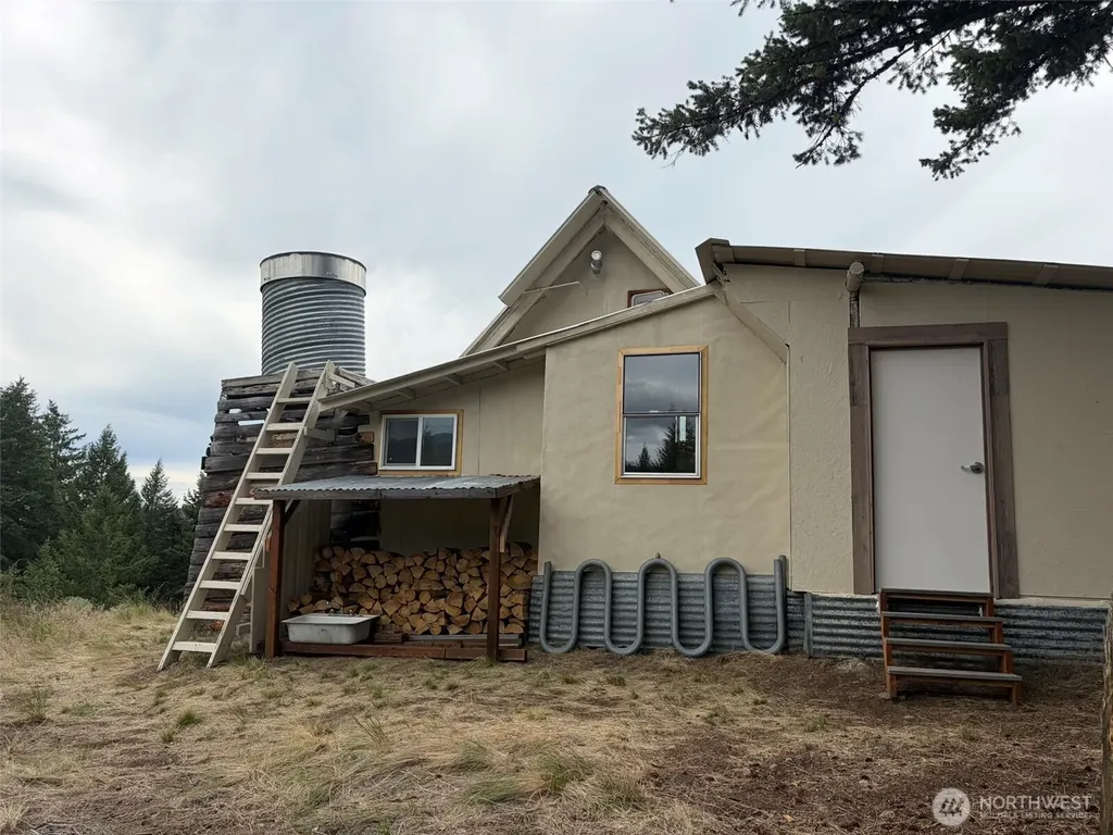 184 N Lambert Lane Republic WA 99166