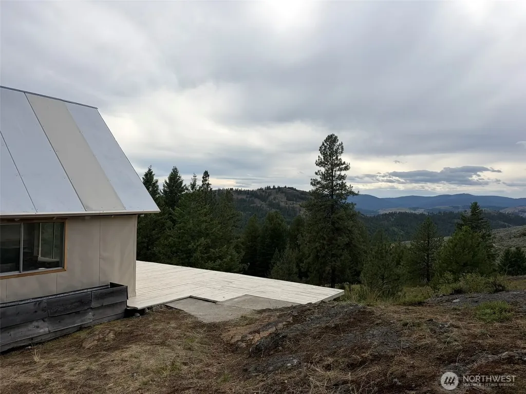 184 N Lambert Lane Republic WA 99166