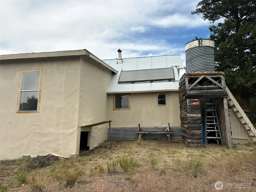 184 N Lambert Lane Republic WA 99166