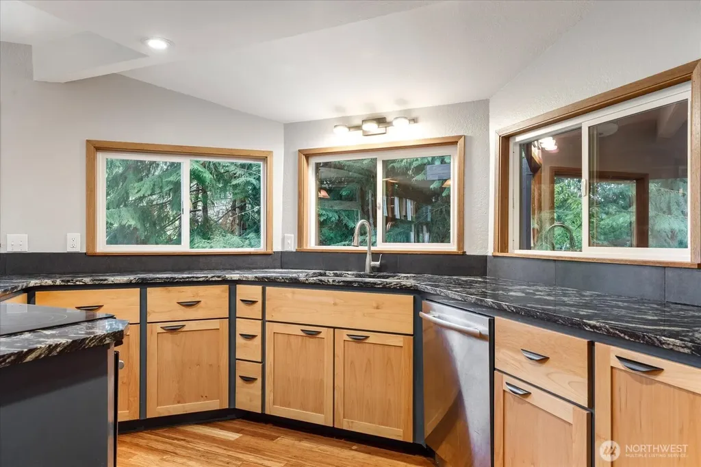 1099 Worthy Place Greenbank WA 98253