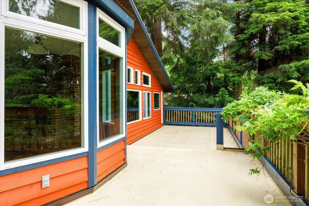 1099 Worthy Place Greenbank WA 98253