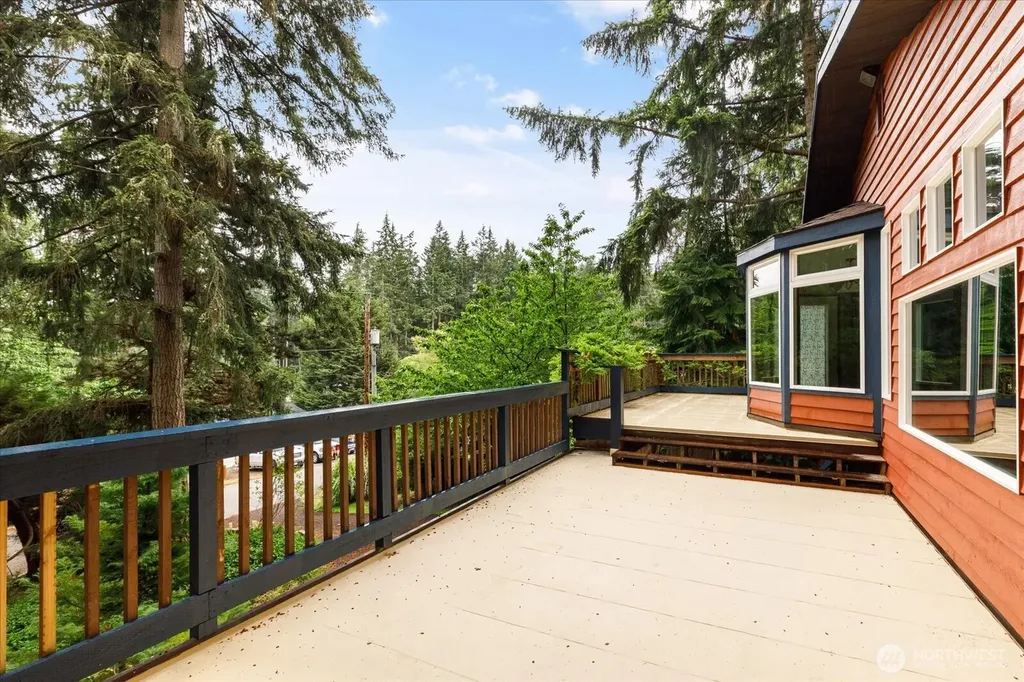 1099 Worthy Place Greenbank WA 98253