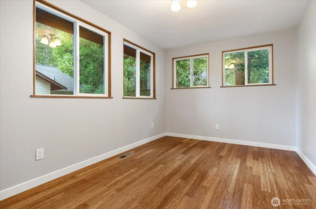 1099 Worthy Place Greenbank WA 98253