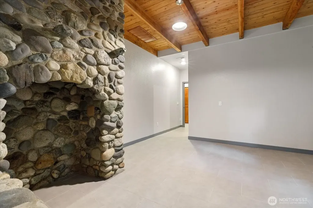1099 Worthy Place Greenbank WA 98253