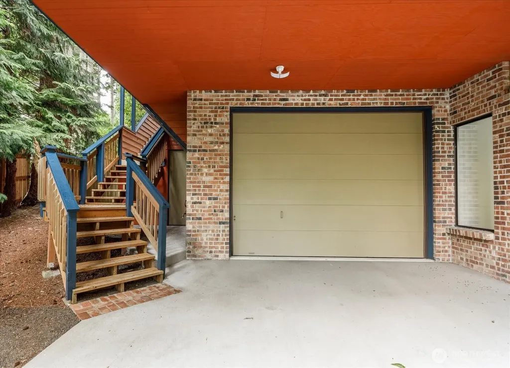 1099 Worthy Place Greenbank WA 98253