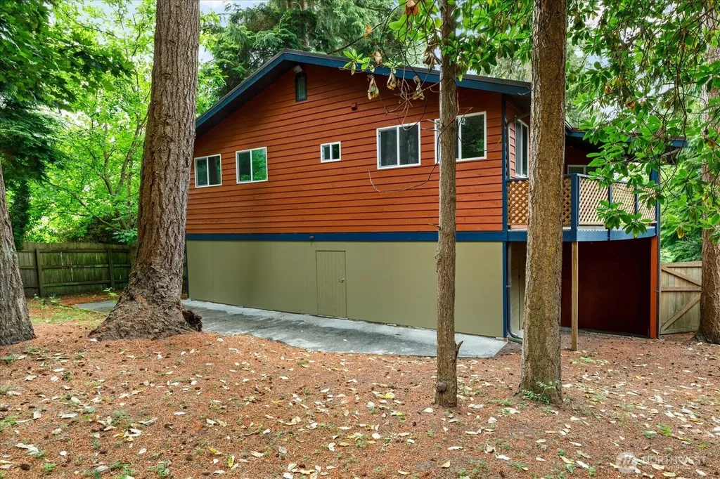 1099 Worthy Place Greenbank WA 98253