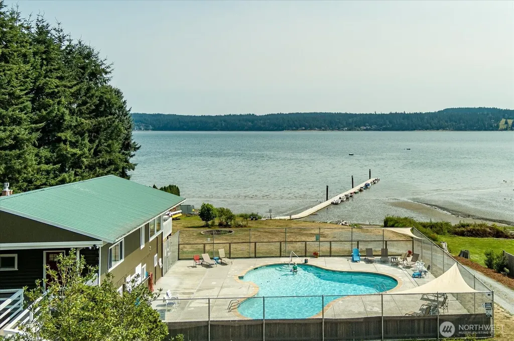 1099 Worthy Place Greenbank WA 98253