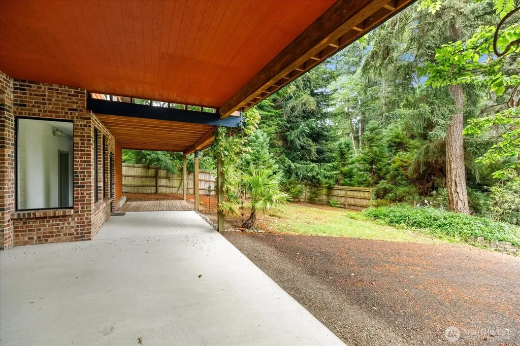 1099 Worthy Place Greenbank WA 98253