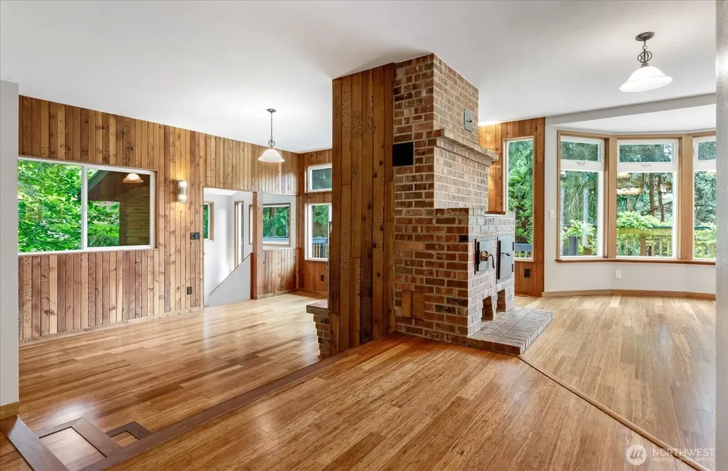 1099 Worthy Place Greenbank WA 98253
