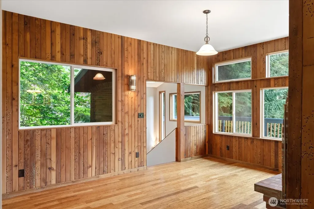 1099 Worthy Place Greenbank WA 98253