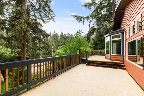 1099 Worthy Place Greenbank WA 98253