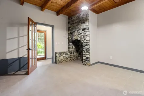 1099 Worthy Place Greenbank WA 98253