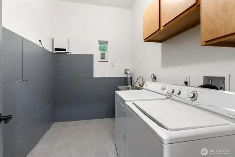 1099 Worthy Place Greenbank WA 98253