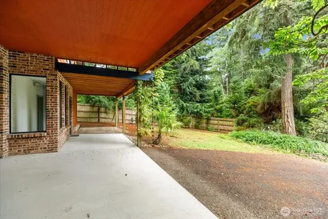 1099 Worthy Place Greenbank WA 98253