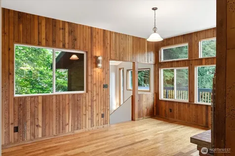 1099 Worthy Place Greenbank WA 98253