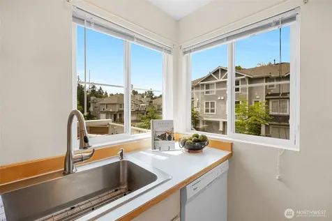 5248 238th Lane SE Issaquah WA 98029