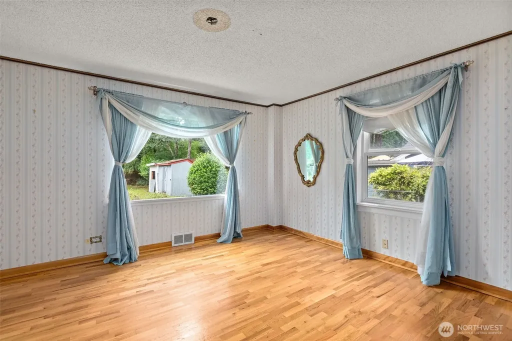 6353 School Street SW Lakewood WA 98499