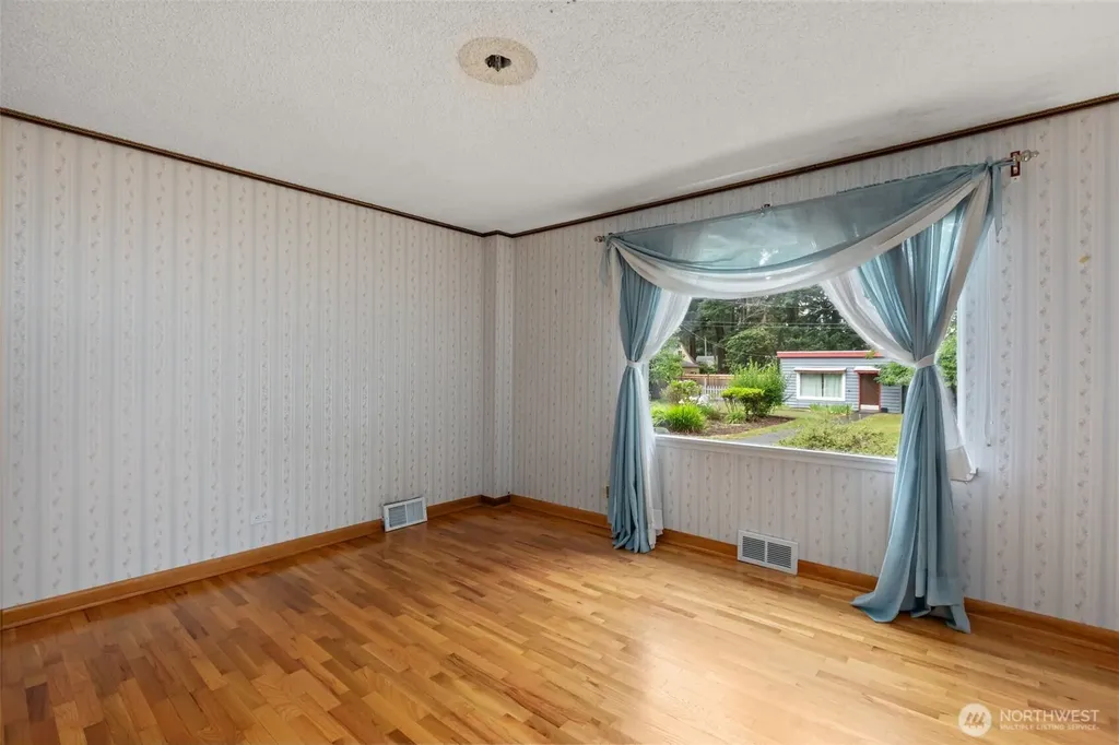 6353 School Street SW Lakewood WA 98499