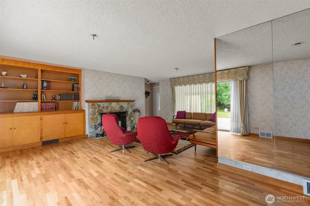 6353 School Street SW Lakewood WA 98499