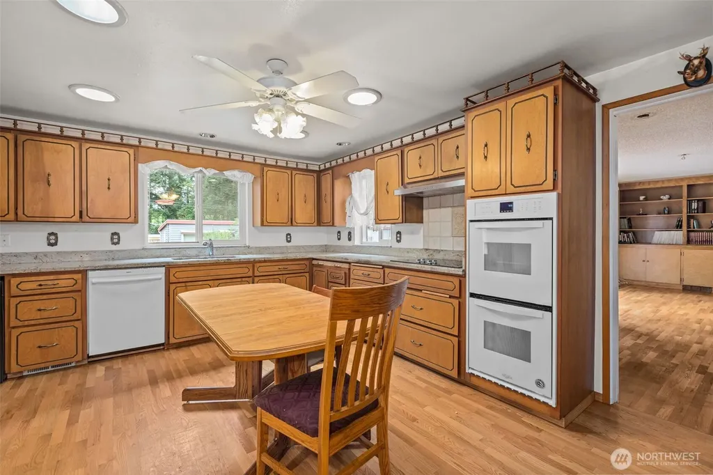 6353 School Street SW Lakewood WA 98499