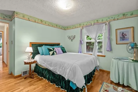 6353 School Street SW Lakewood WA 98499