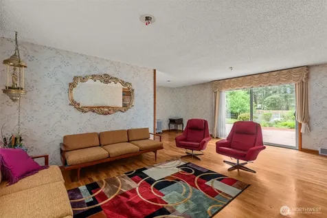 6353 School Street SW Lakewood WA 98499