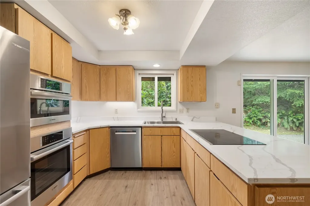 8677 Glenwood Road SW Port Orchard WA 98367