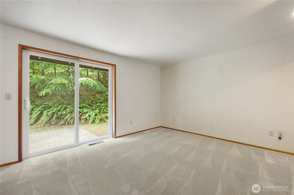 8677 Glenwood Road SW Port Orchard WA 98367