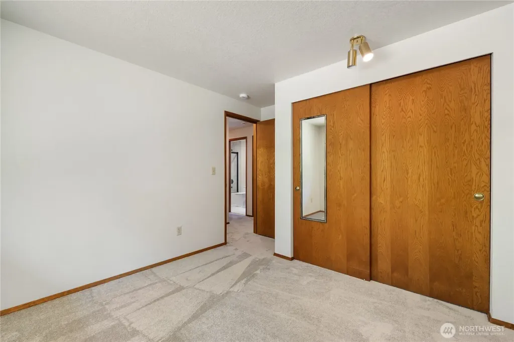 8677 Glenwood Road SW Port Orchard WA 98367