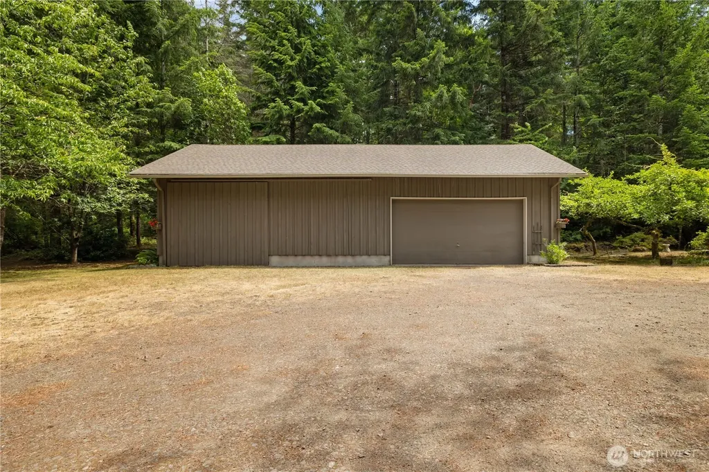8677 Glenwood Road SW Port Orchard WA 98367