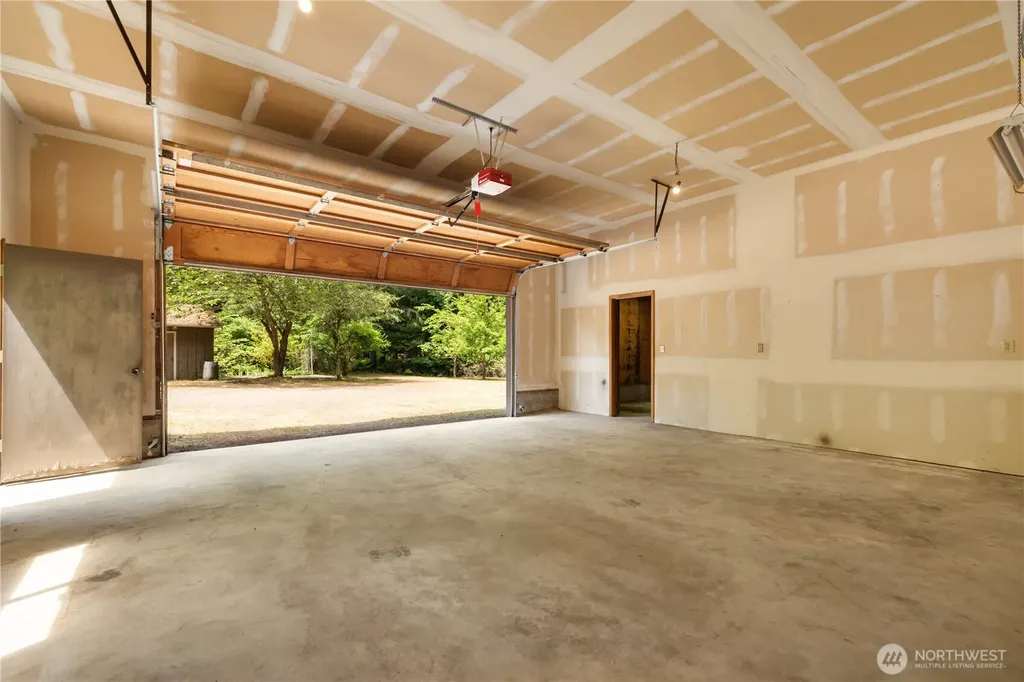 8677 Glenwood Road SW Port Orchard WA 98367